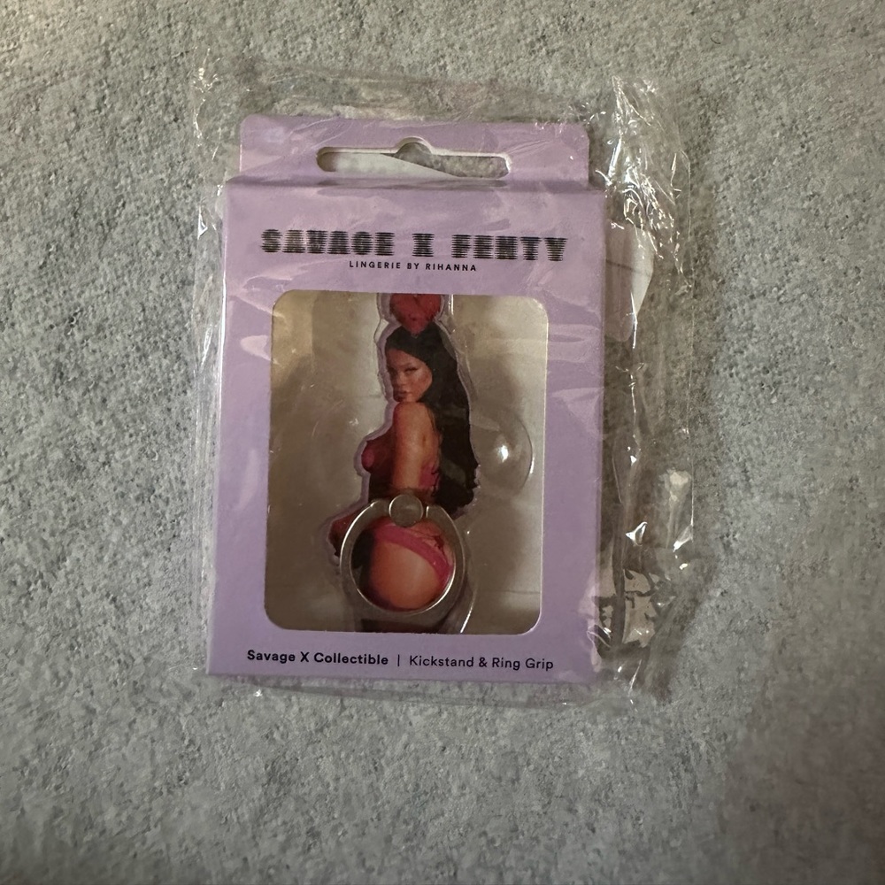 Savage x Fenty Kickstand & Ring Grip